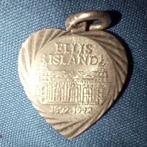 CREA Silver Ellis Island Charm
